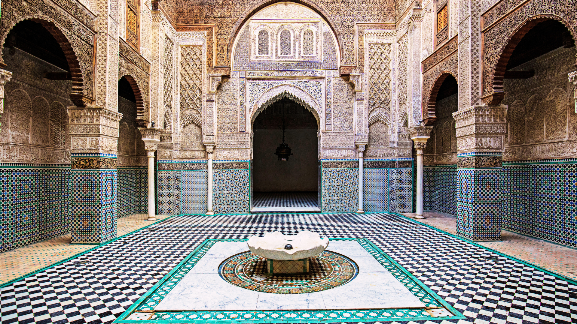 Ciudades imperiales y el eco del desierto